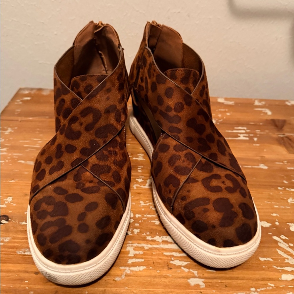 Natural Reflections Leopard Print Womens Ankle Booties - Brown